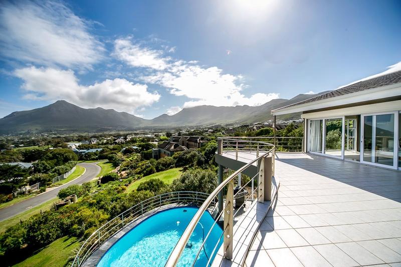 5 Bedroom Property for Sale in Crofters Valley Western Cape